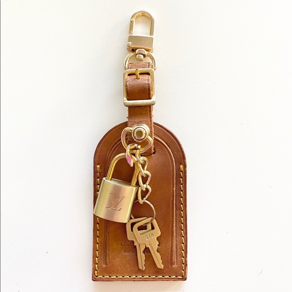 Louis Vuitton Accessories - 💋Louis Vuitton Luggage Tag Lock and Keys